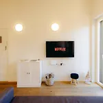 Daire Eap Suites, Verona