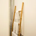Eap Suites, Verona