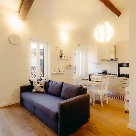 Eap Suites, Διαμέρισμα *