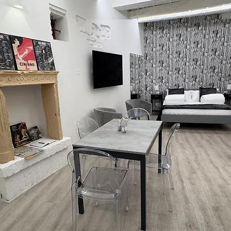 Eap Suites, * Werona