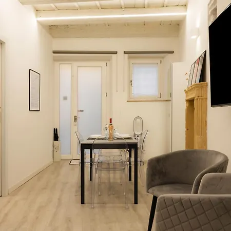 Eap Suites, Διαμέρισμα *