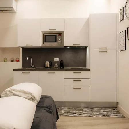 Eap Suites, Werona